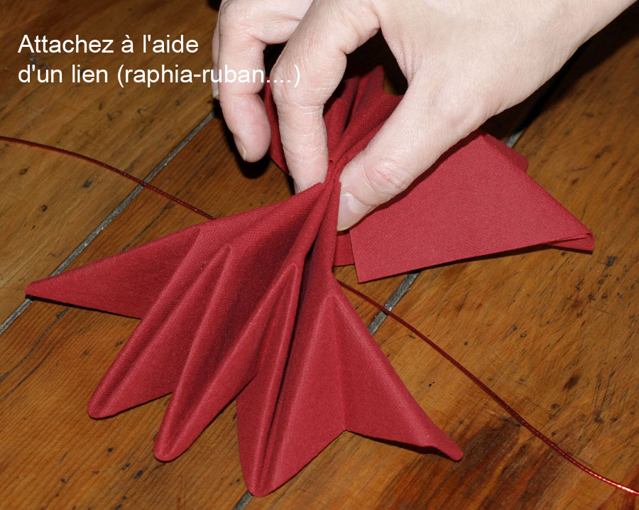 Pliage serviette papier poinsettia